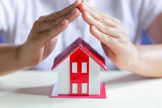 Naissance d'un enfant : faut-il mettre son assurance habitation à jour ?